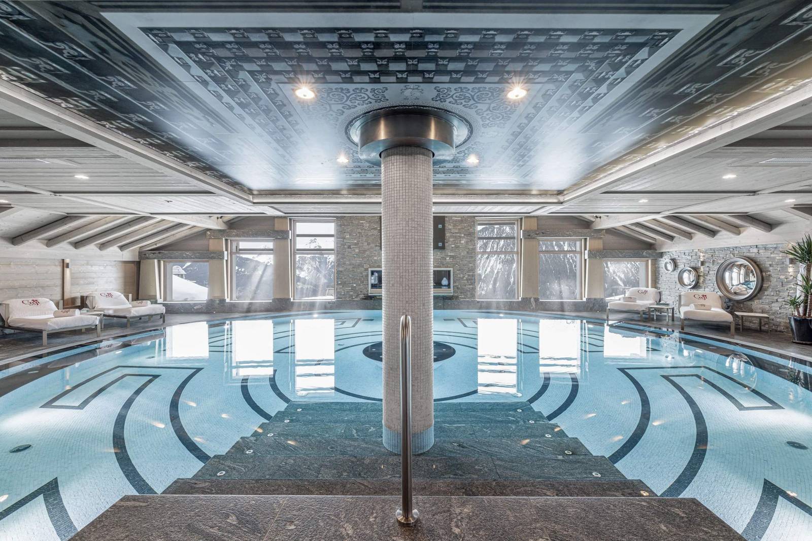 Le K2 Palace 室內泳池
