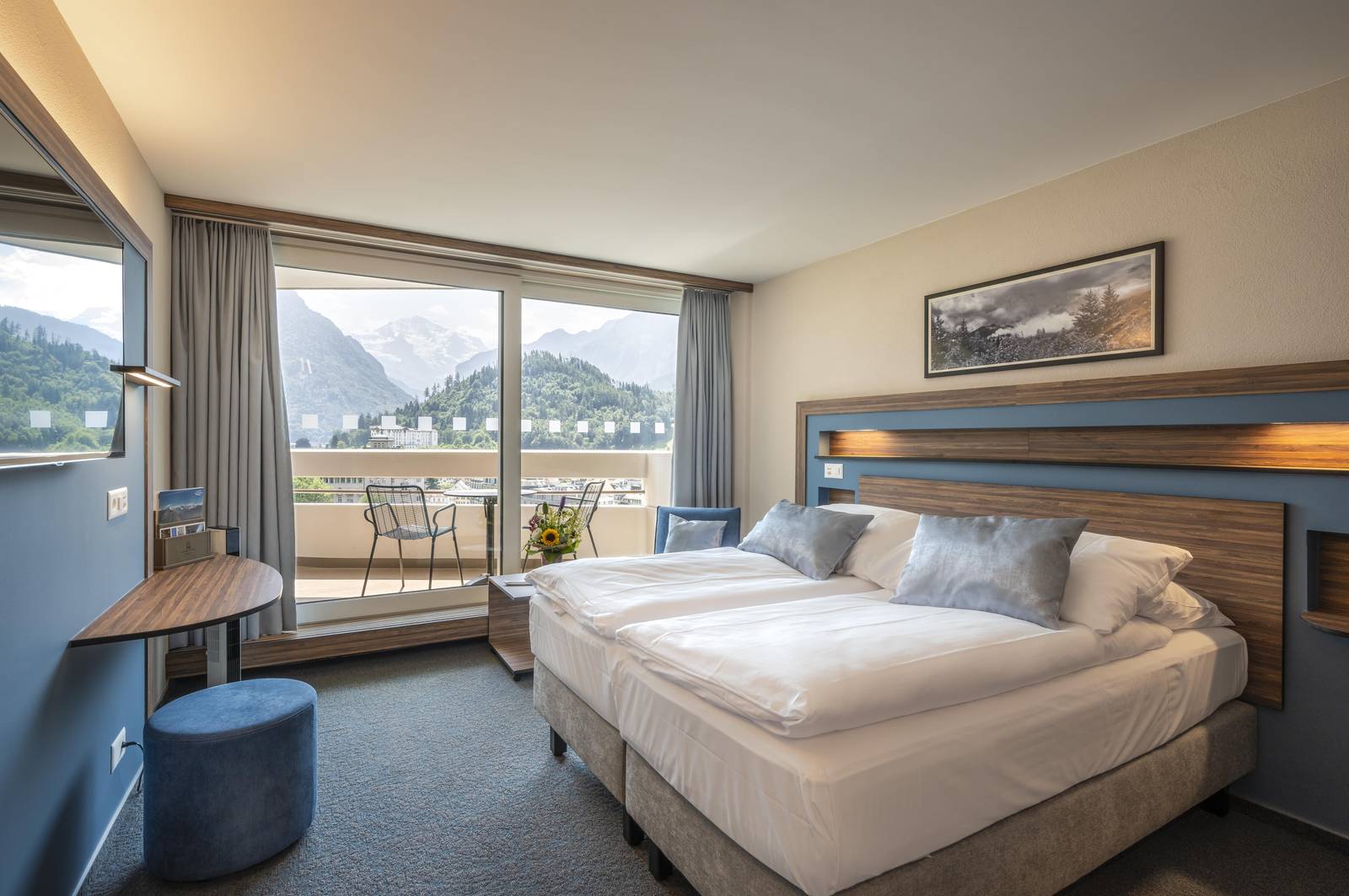 因特拉肯 Hotel Metropole Deluxe 客房與窗外山景