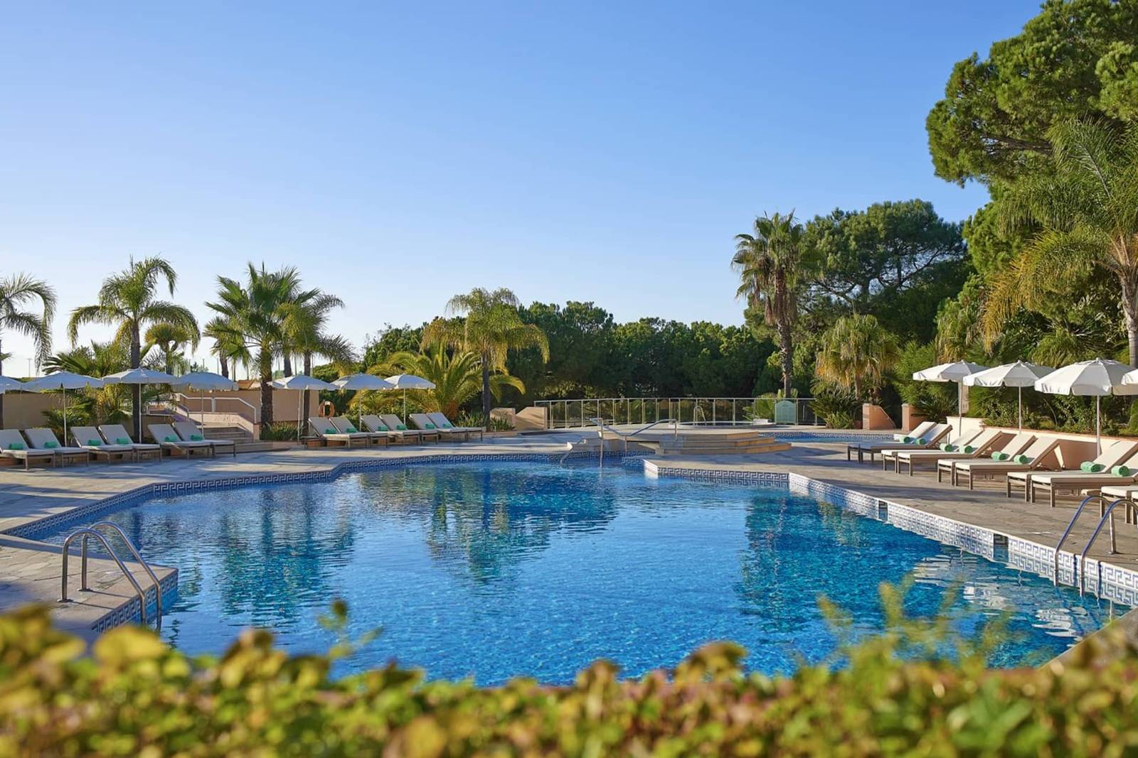 Hotel Quinta do Lago 戶外泳池與棕櫚花園