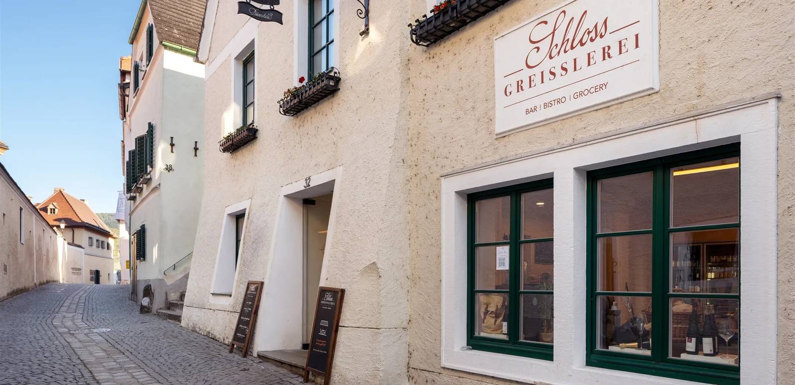 杜倫斯坦老城巷弄裡的 Schloss Greisslerei 店面