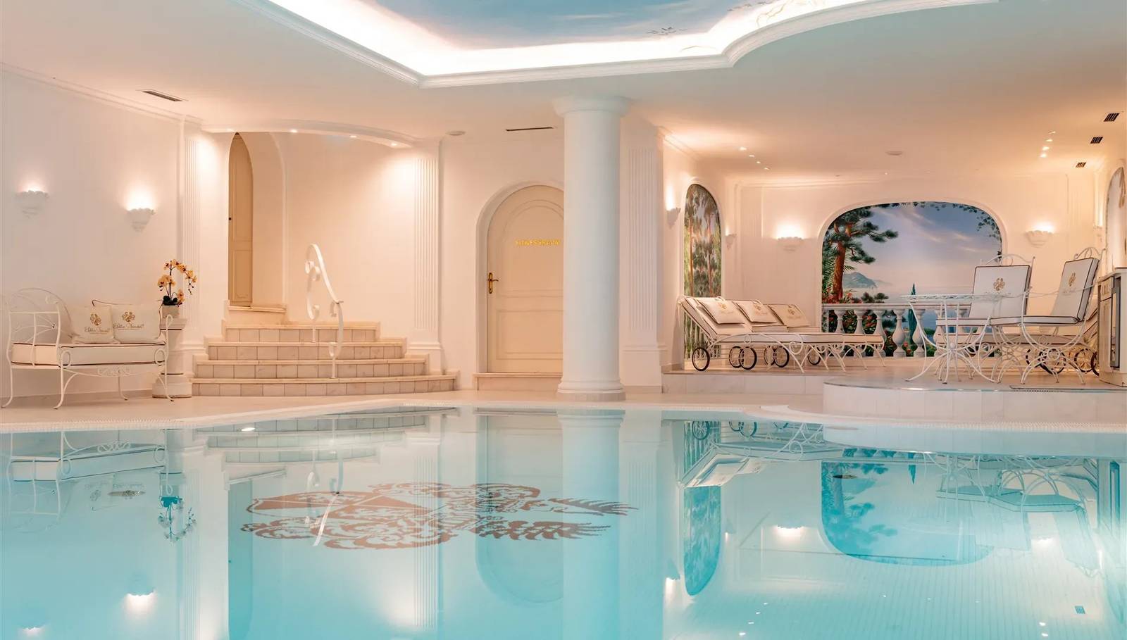 杜倫斯坦 Hotel Schloss Dürnstein 室內泳池