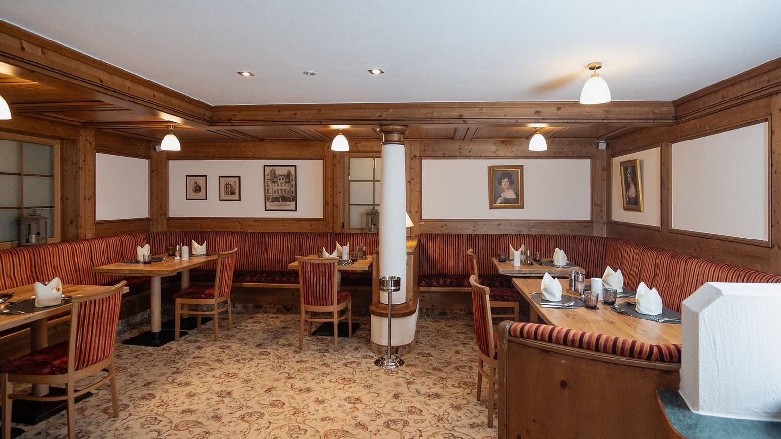 福森 Hotel Sommer Wagnerstube 木牆板餐室
