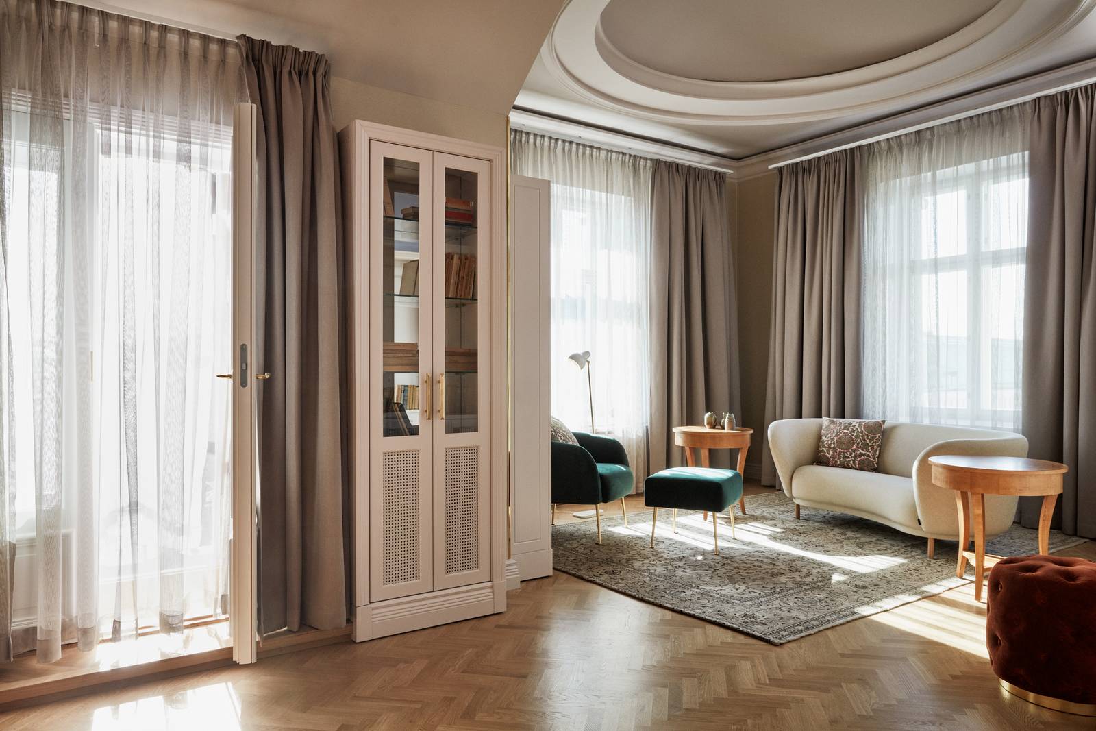 赫爾辛基 Hotel St. George Coupole Suite 圓頂塔樓下的起居空間