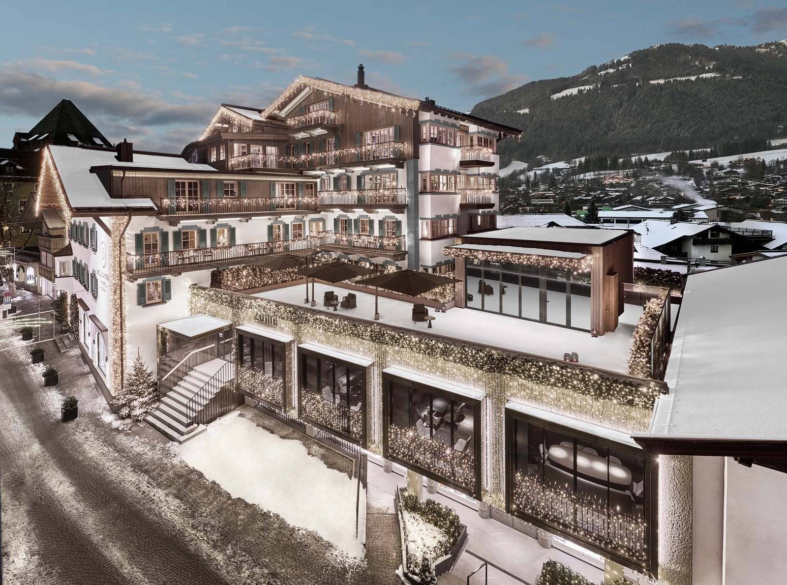Weisses Rössl 冬季雪景中的傳統提洛爾建築