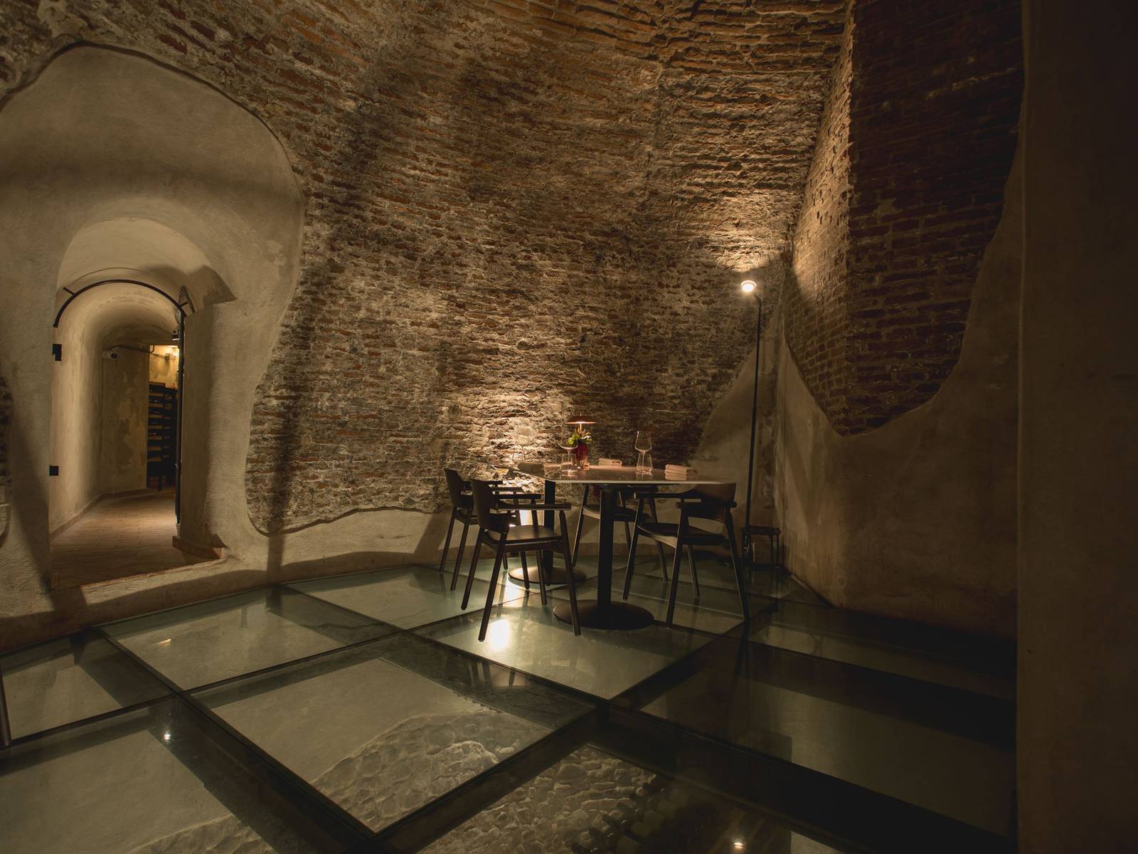 波隆那 I Portici Hotel La Ghiacciaia 石砌拱頂與玻璃地板