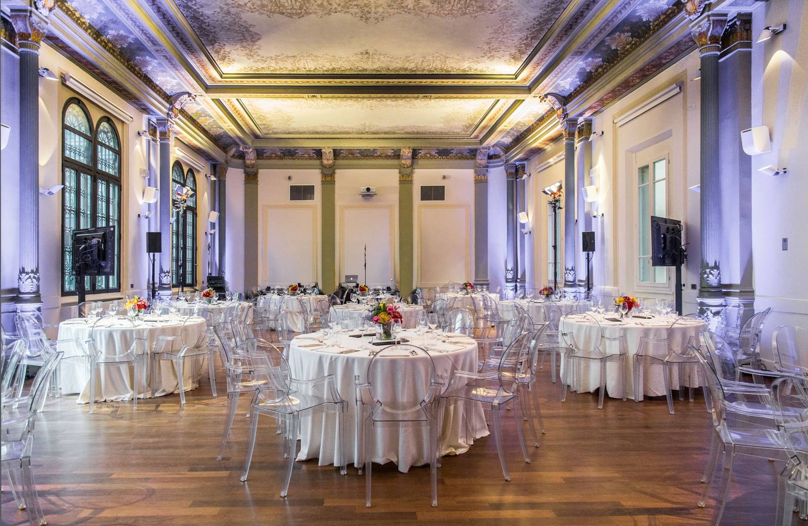波隆那 I Portici Hotel Salone delle Feste 的宴會圓桌佈置