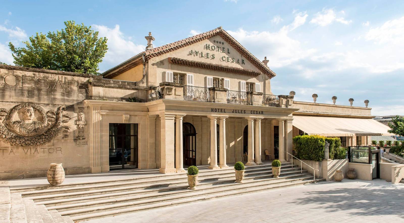 阿爾勒 Hôtel Jules César 位於 Boulevard des Lices 的入口