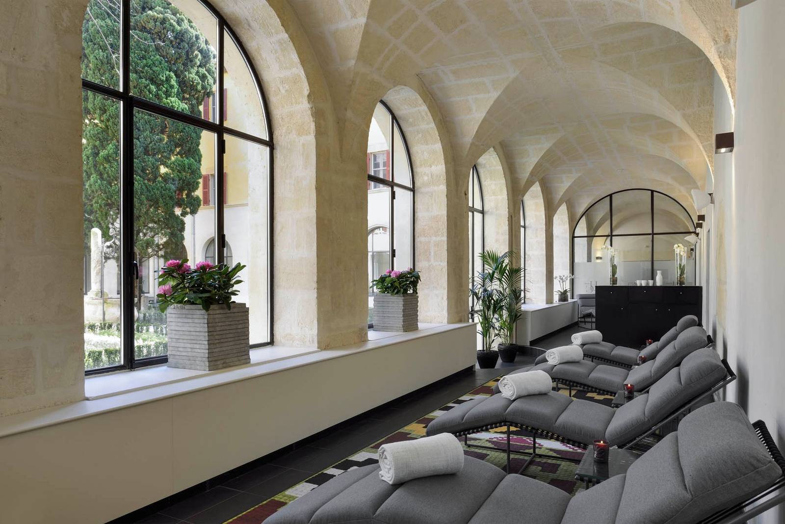 阿爾勒 Hôtel Jules César 拱窗迴廊休憩區