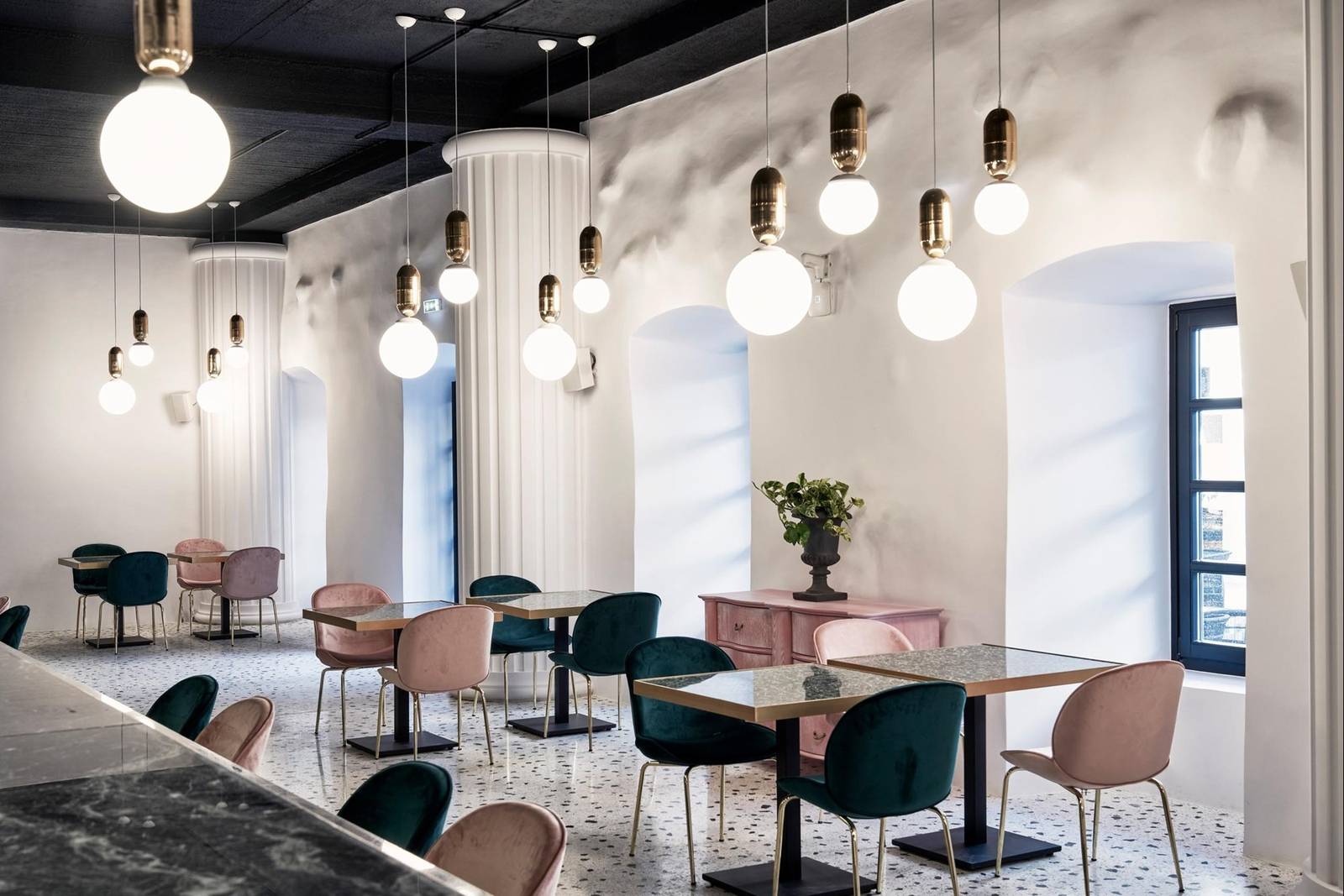 Katikies Garden Santorini 室內用餐空間