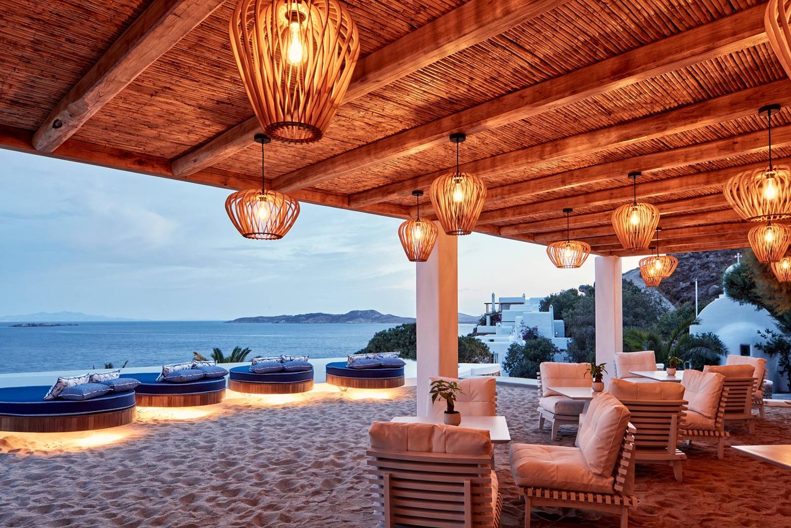 Katikies Mykonos 棚架下的海景酒廊