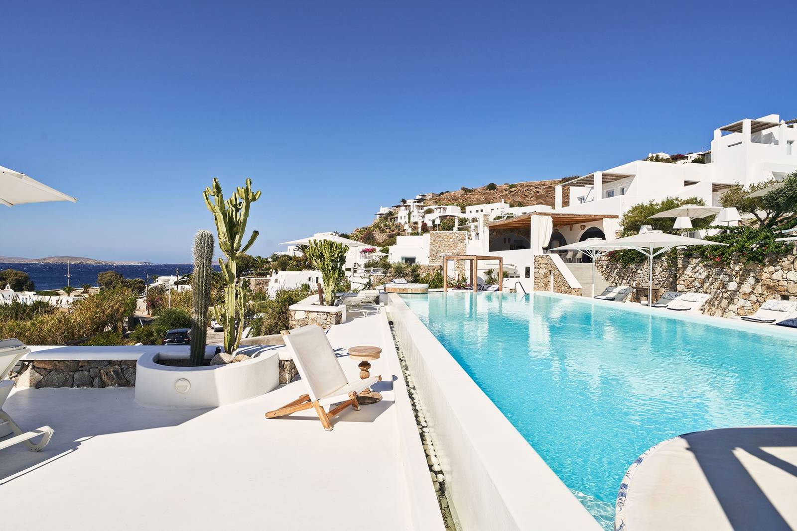 Katikies Mykonos 白天的無邊際泳池