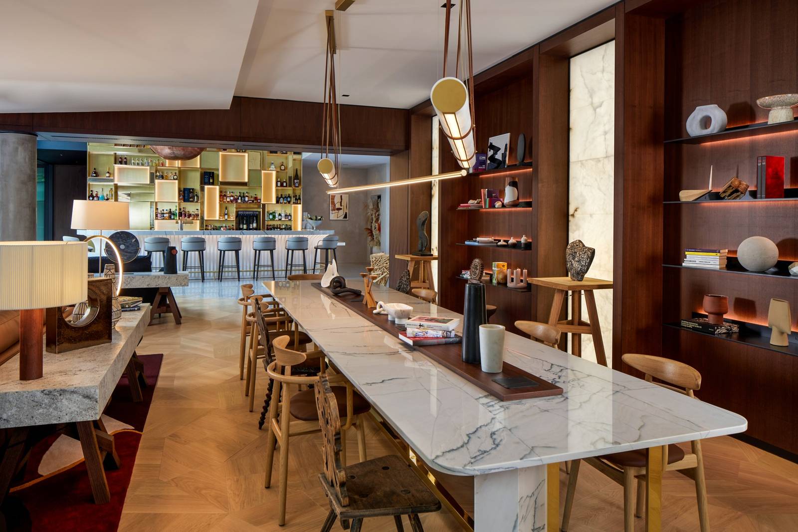 柯瑪 L'Esquisse 酒店 K Bar 大理石長桌