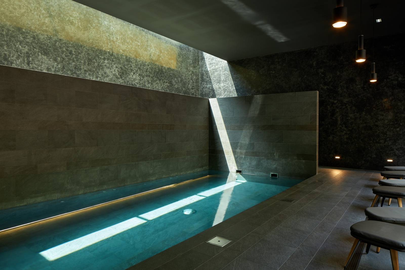 柯瑪 L'Esquisse 酒店 Spa 泳池光影