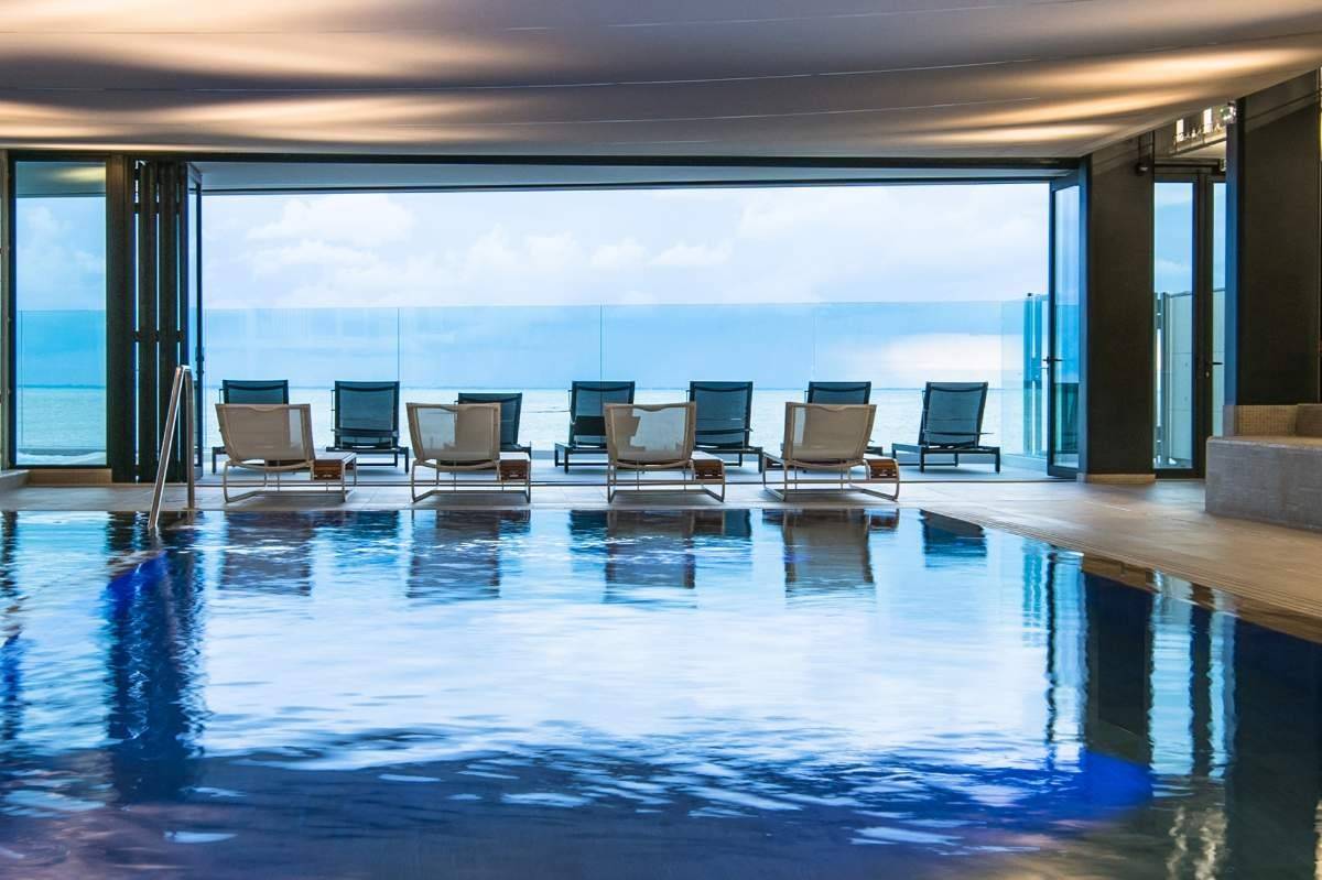 La Grande Terrasse NUXE Spa 面海室內泳池