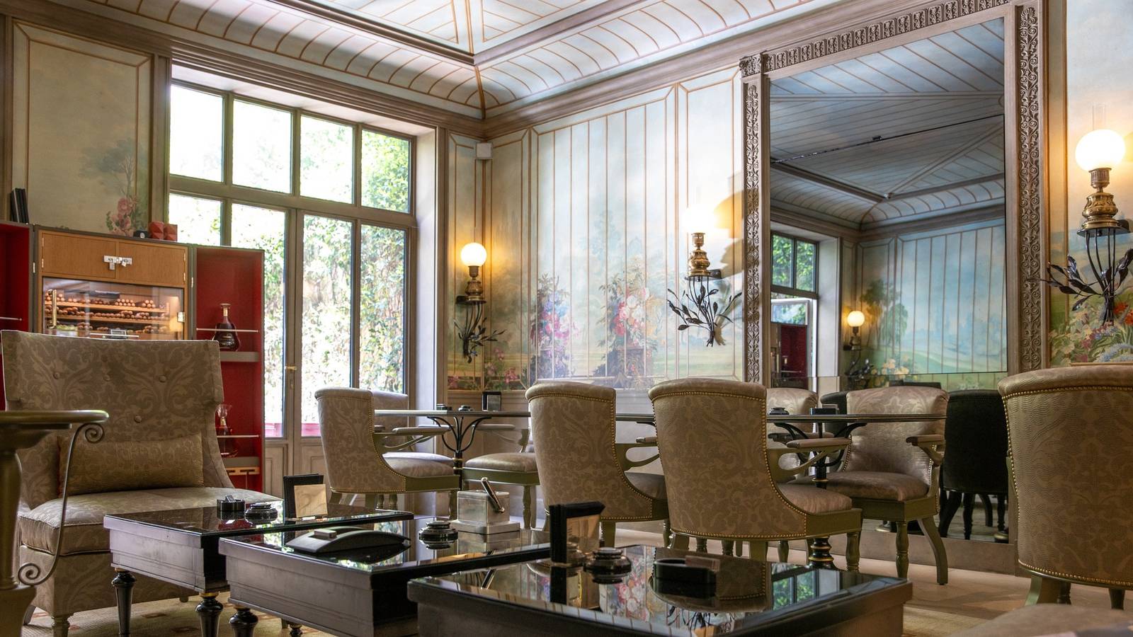 巴黎 La Réserve La Pagode 餐廳室內