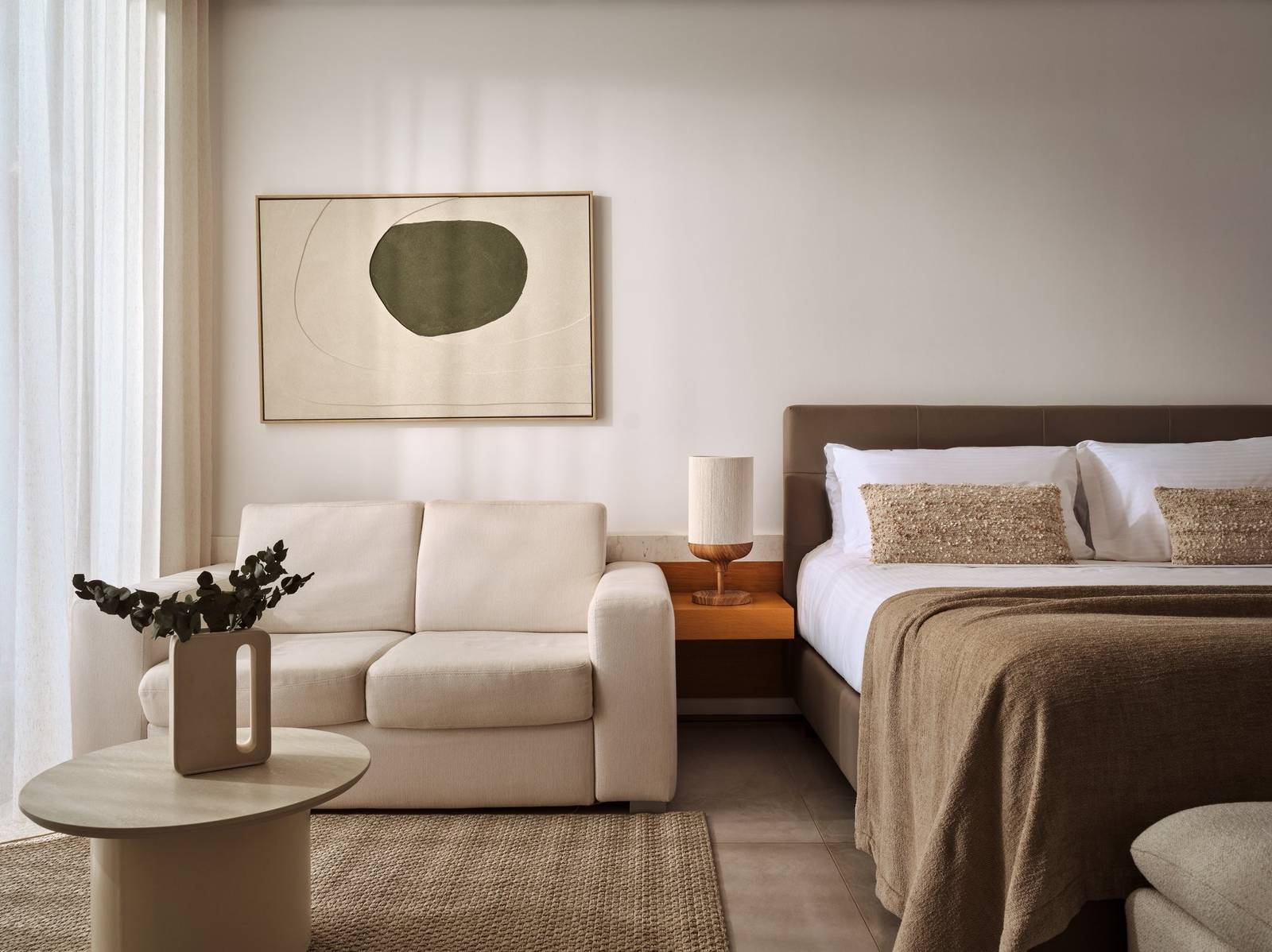 扎金索斯 Lesante Blu Double Suite Sea View 臥室與沙發