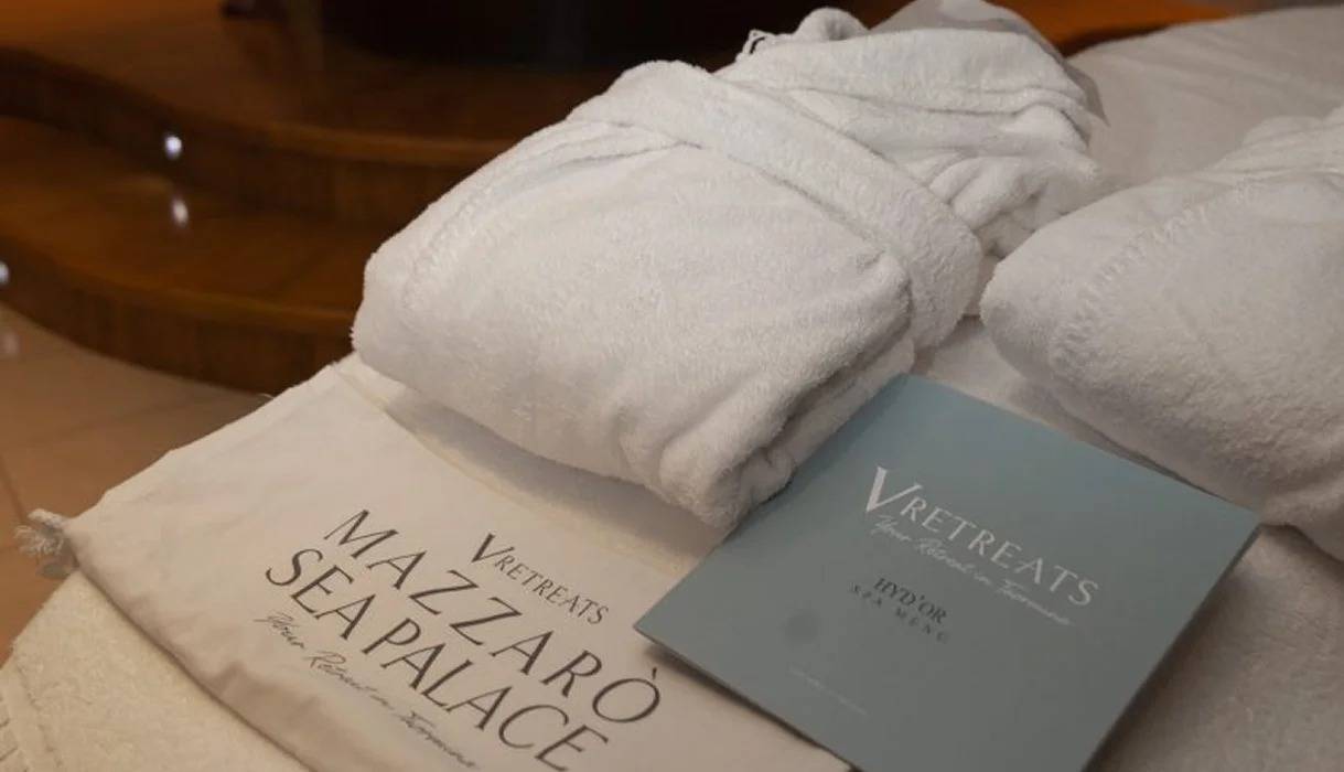 陶爾米納 Mazzarò Sea Palace客房浴袍與備品