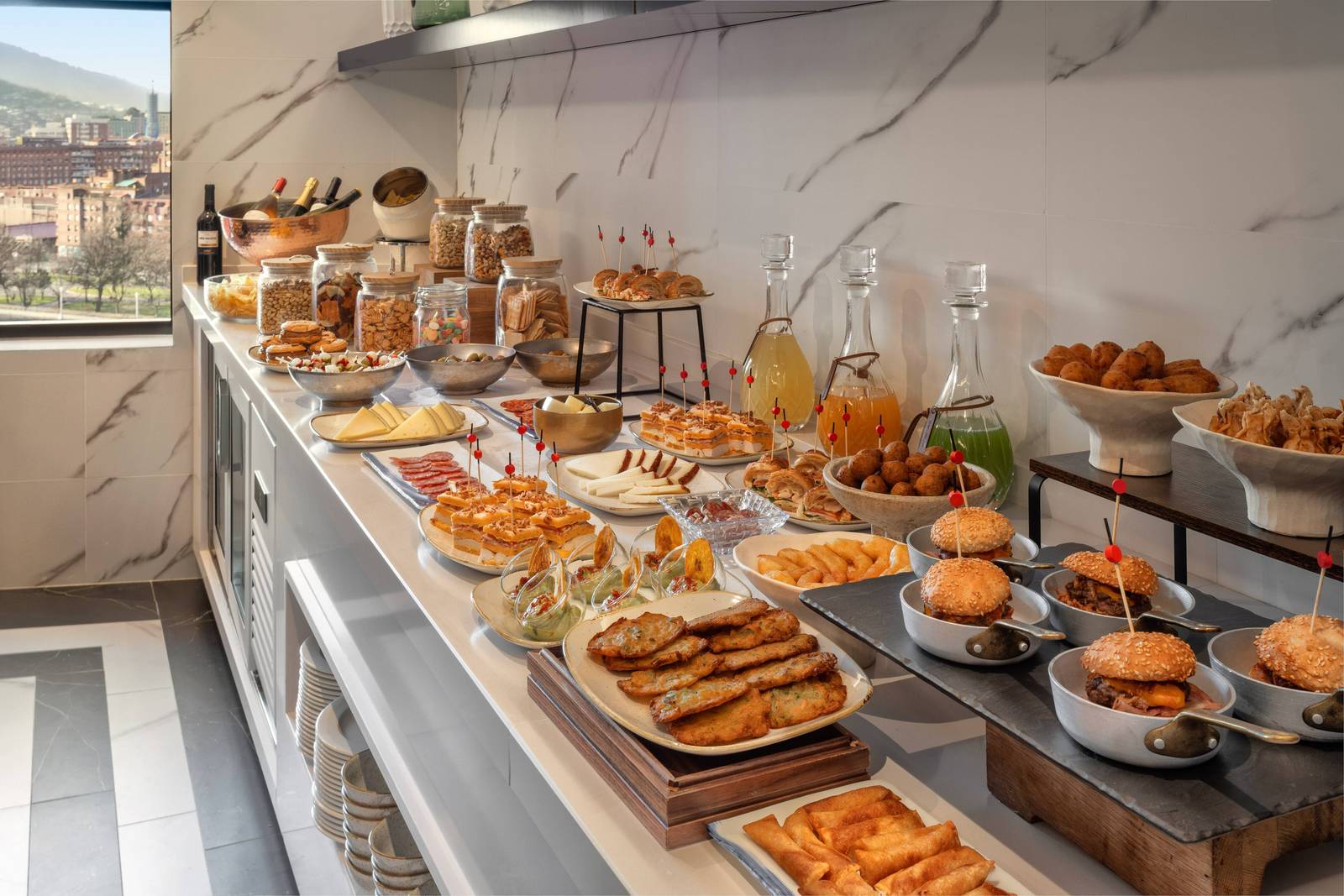 畢爾包 Meliá Bilbao 早餐自助檯的麵包與甜點