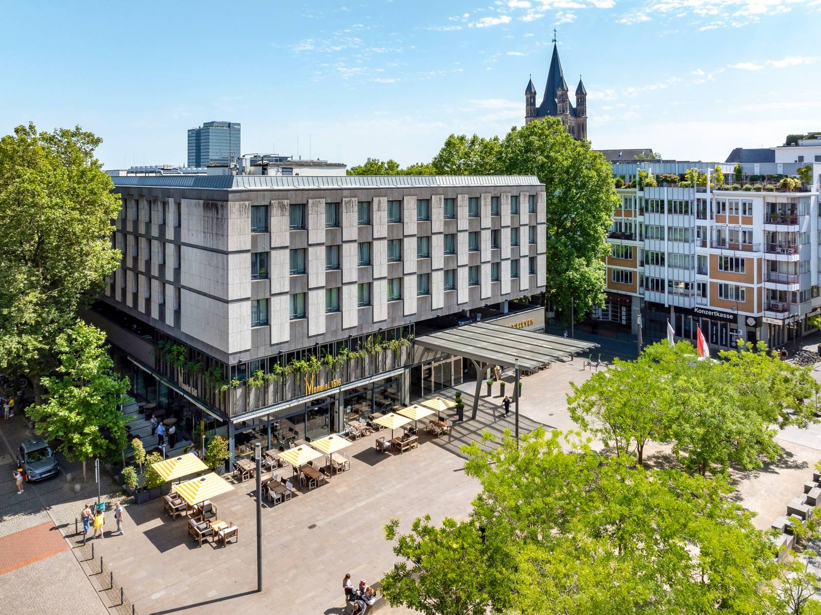 科隆 Mondial Am Dom 酒店建築與後方的科隆大教堂