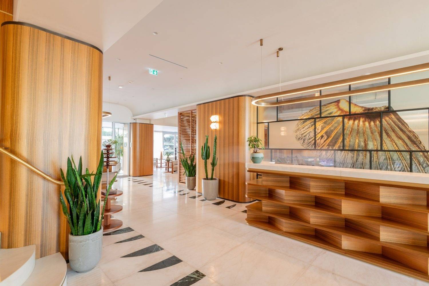 坎城 Mondrian Cannes 大廳接待區