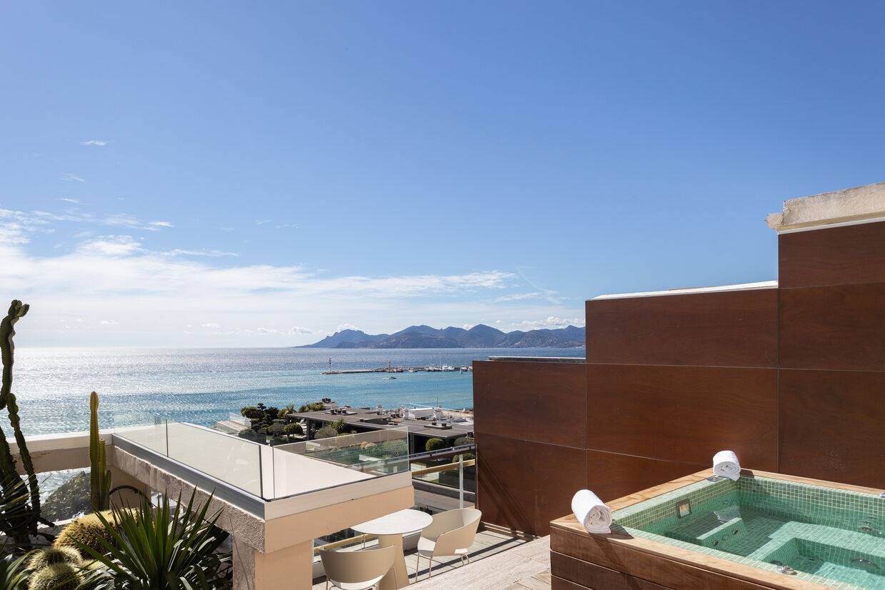 坎城 Mondrian Cannes 海景露台按摩池