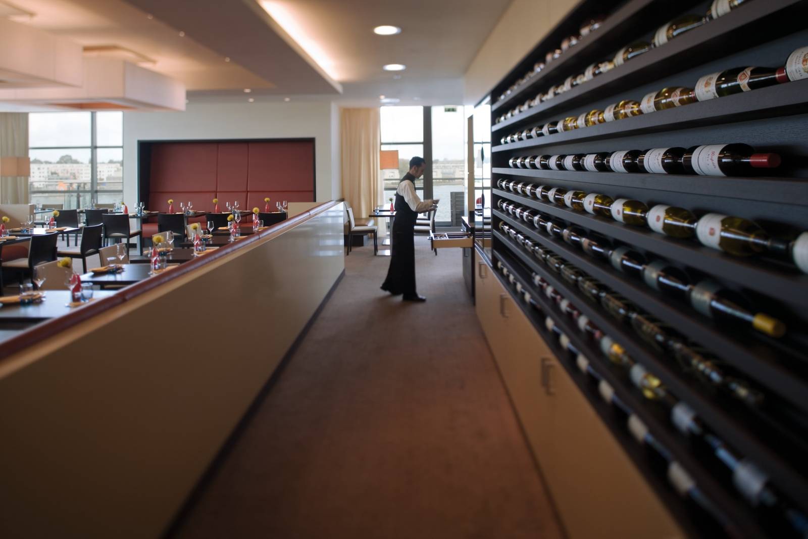阿姆斯特丹莫凡彼酒店餐廳酒牆