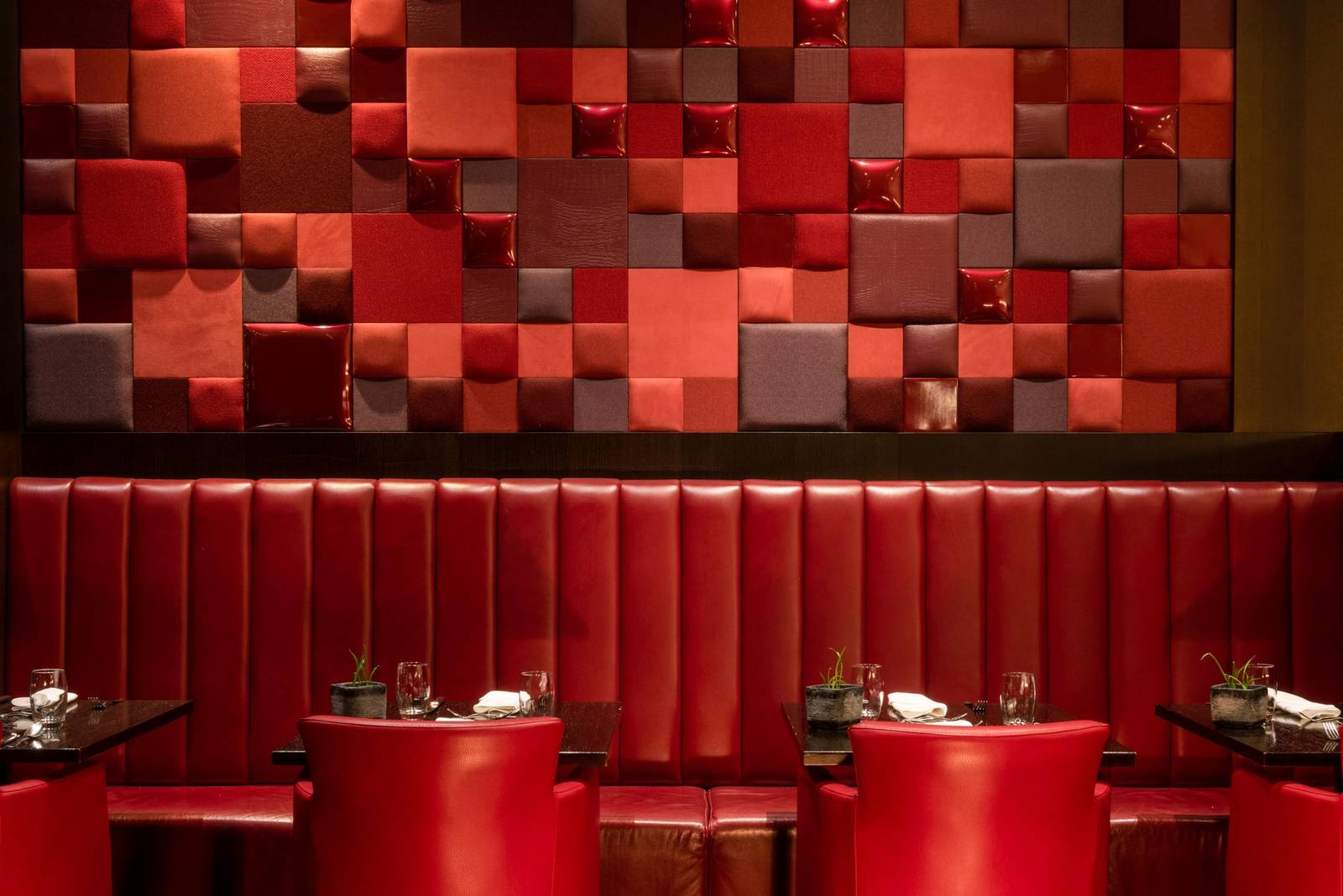 法蘭克福 Mövenpick Hotel Frankfurt City 餐廳紅色沙發座位