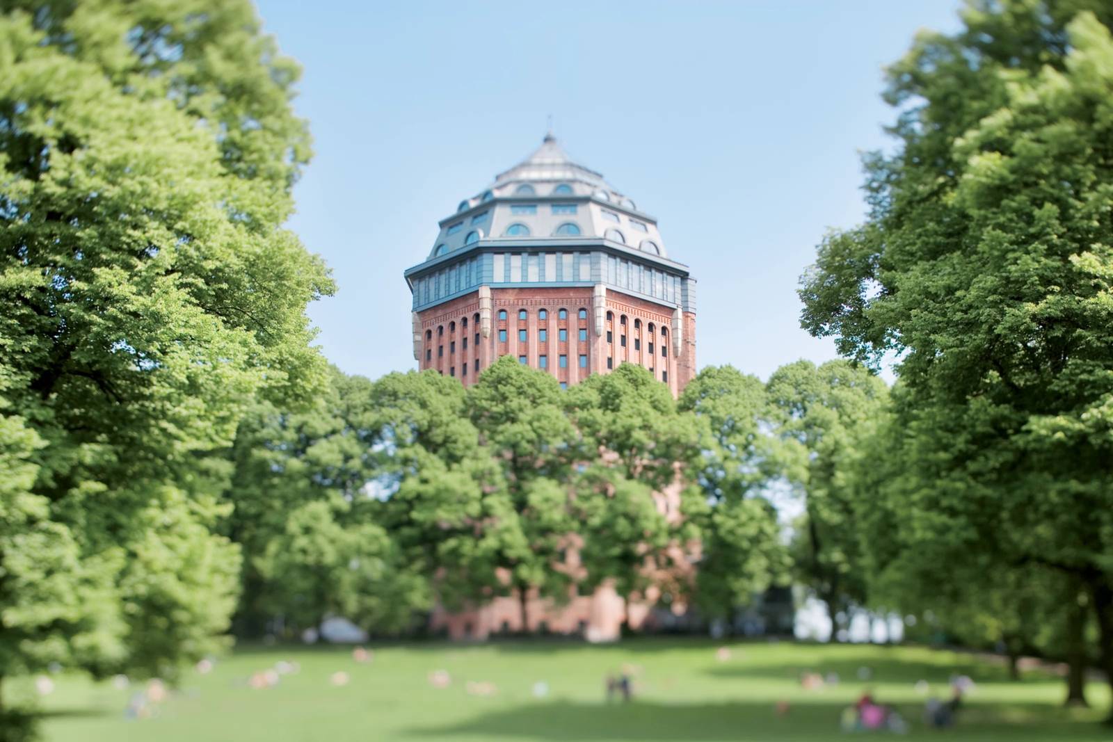 Sternschanzenpark 綠地與水塔