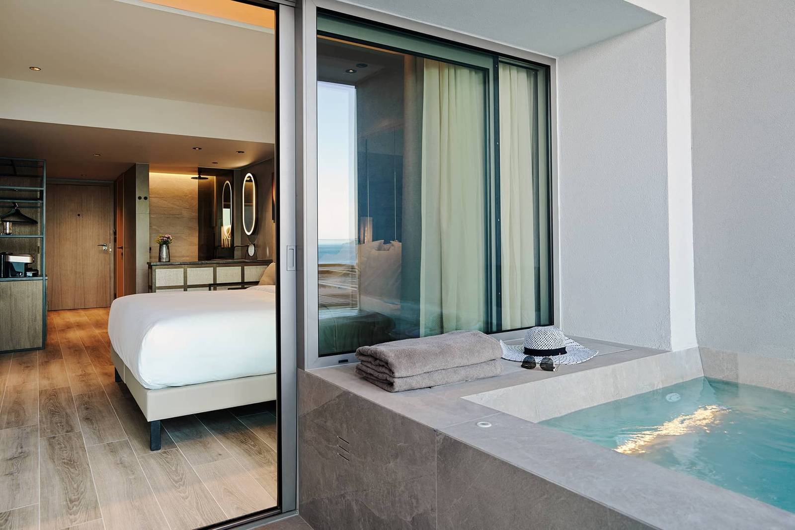 NIKO Seaside Resort Deluxe Retreat 中庭景浸泡池客房