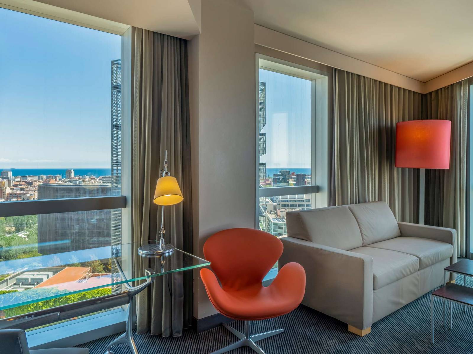巴塞隆納 Novotel Barcelona City 套房起居區