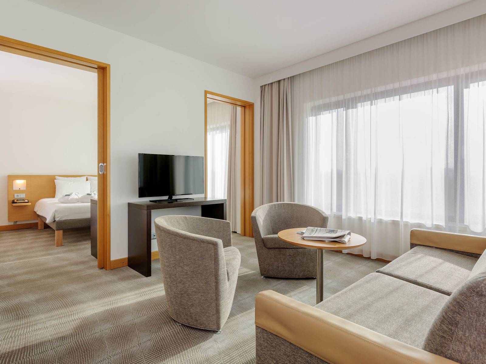 Novotel Berlin Am Tiergarten Junior Suite 起居區