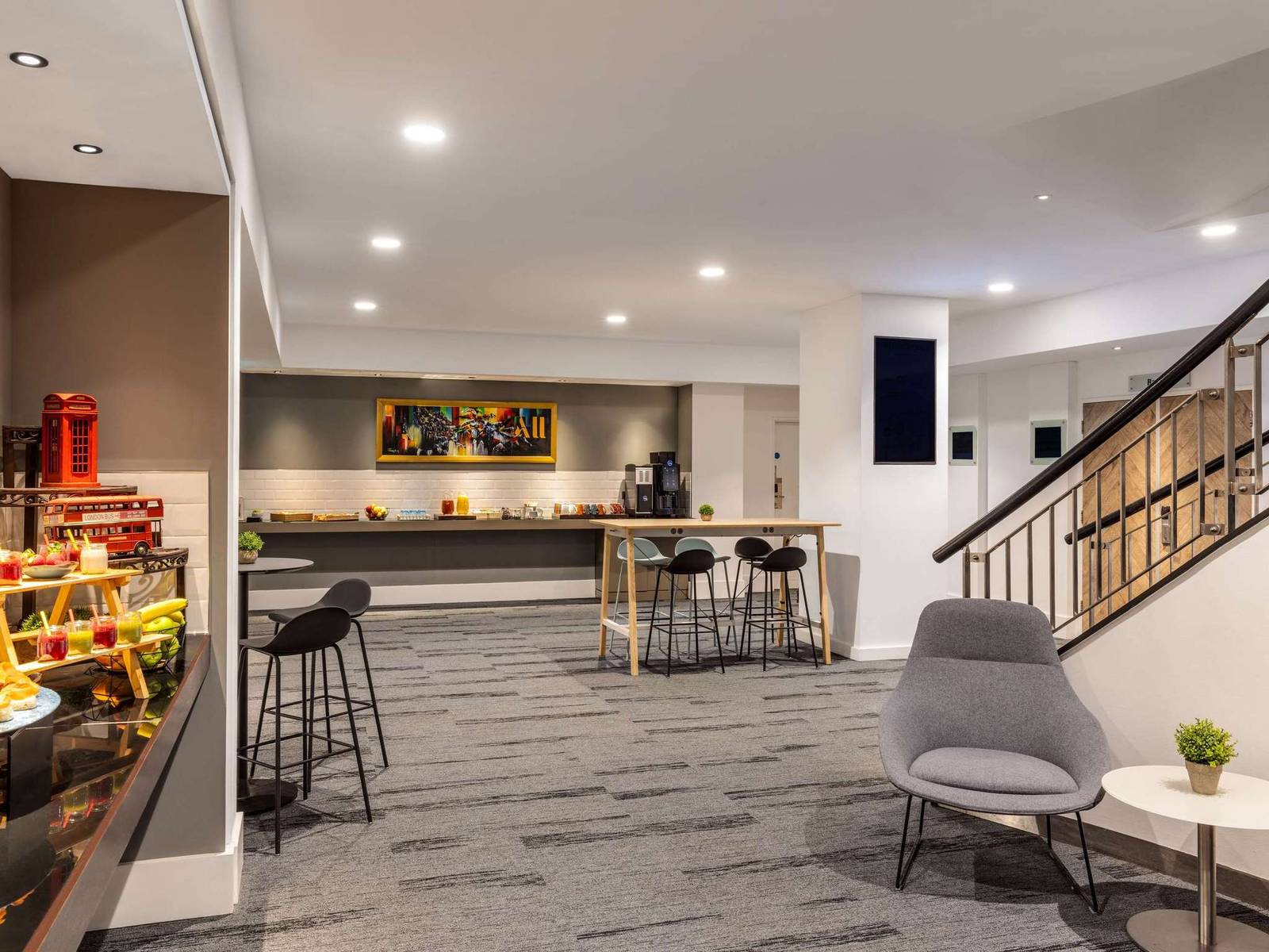 倫敦 Novotel London Tower Bridge 會議樓層休息區