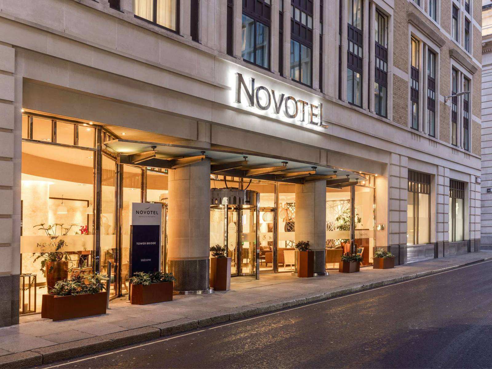 倫敦 Novotel London Tower Bridge 位於 Pepys Street 的酒店外觀