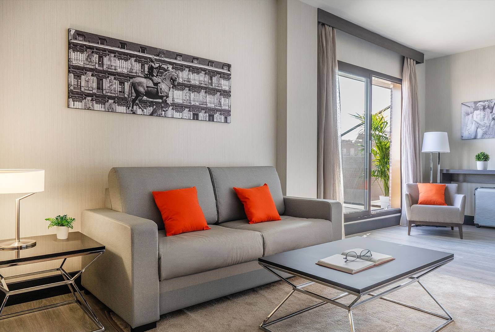 馬德里 Novotel Madrid Center Superior Suite 起居區