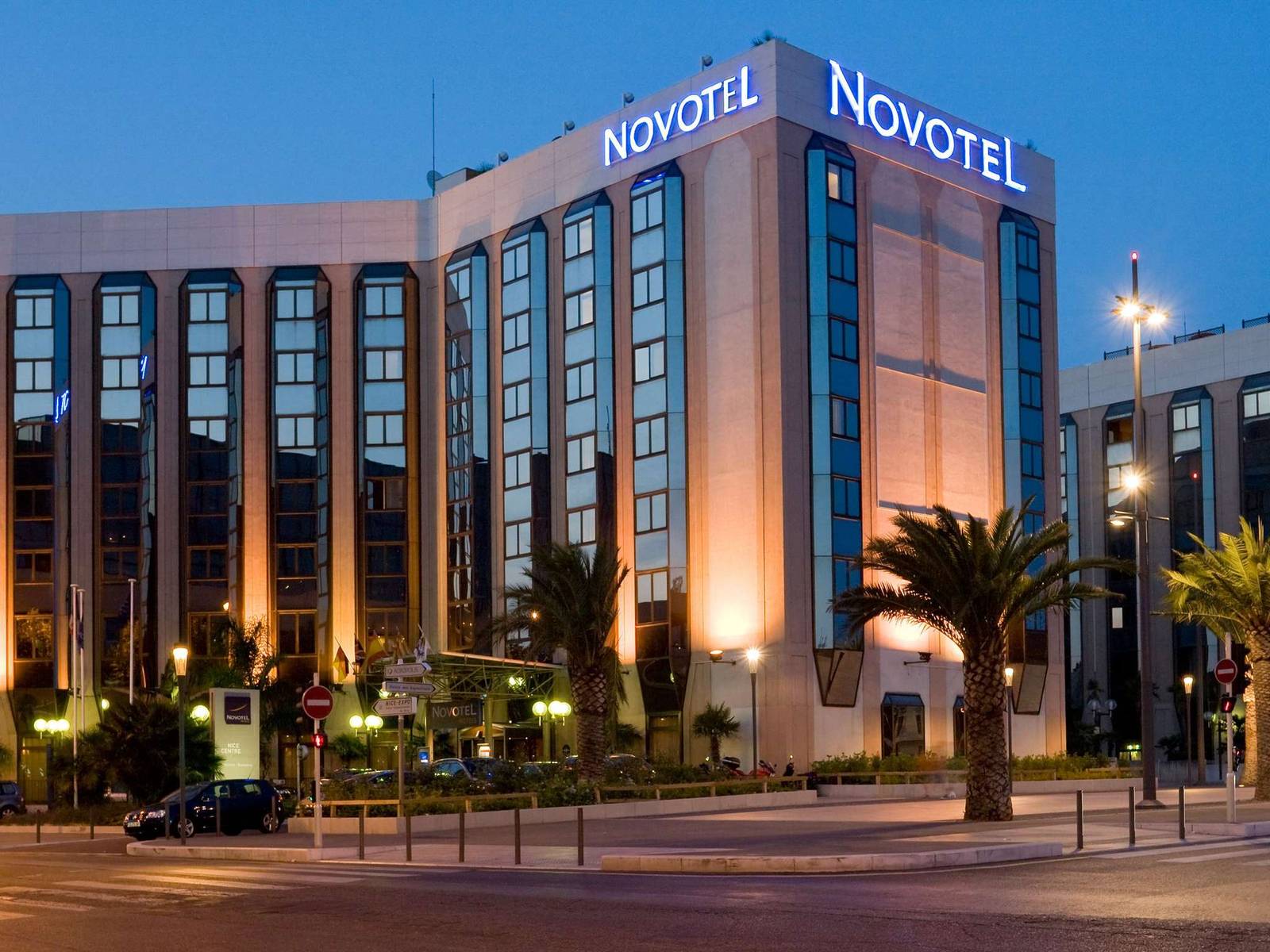 尼斯 Novotel Nice Centre Vieux Nice 酒店外觀夜景