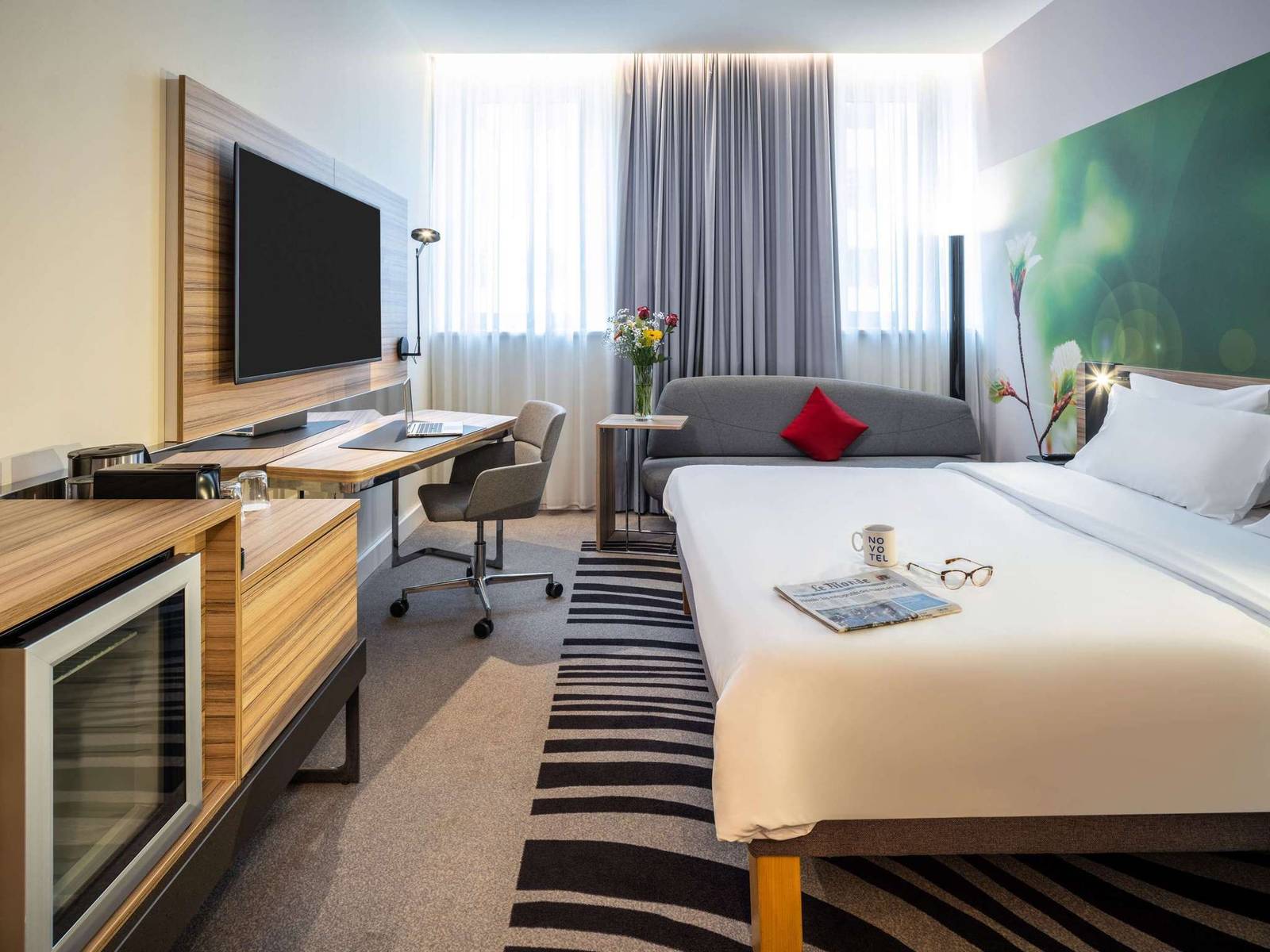 維也納 Novotel Wien City 附沙發與書桌的客房