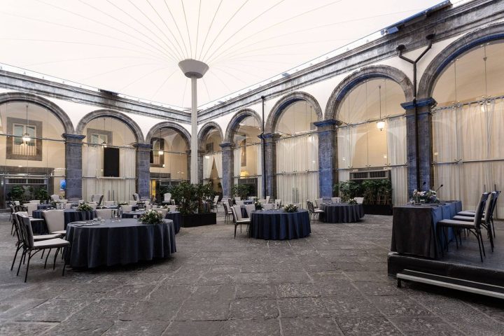 拿坡里 Palazzo Caracciolo