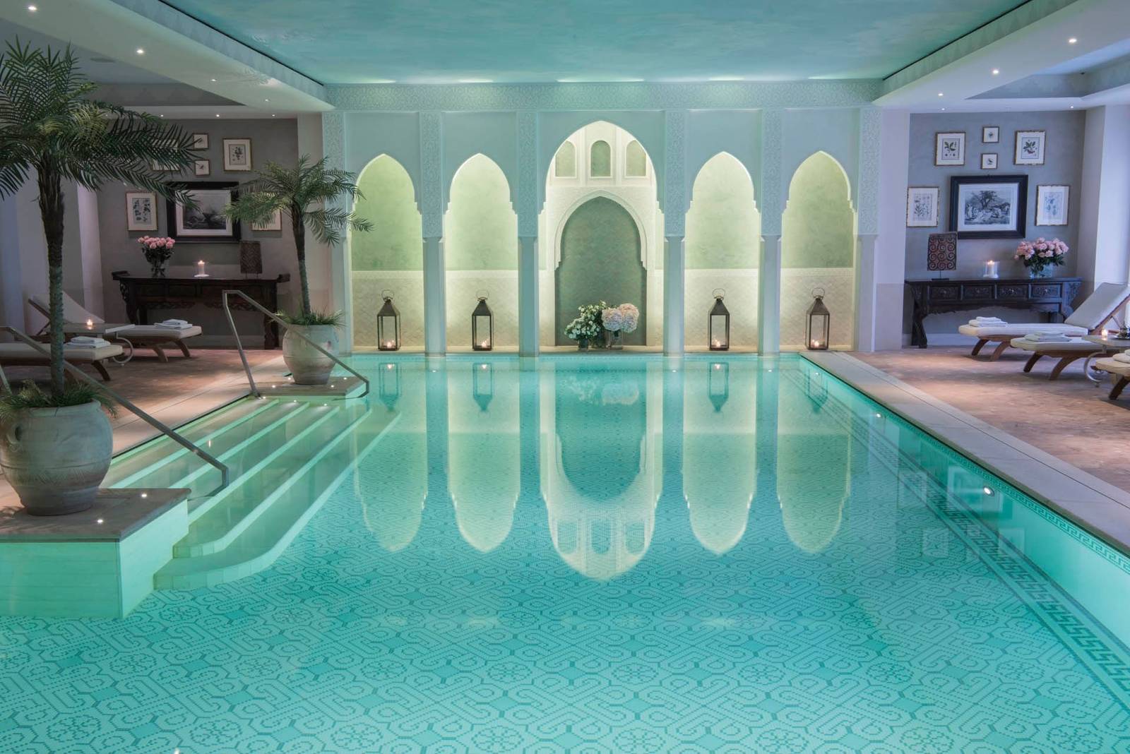 Palazzo Parigi Grand Spa 拱窗室內泳池