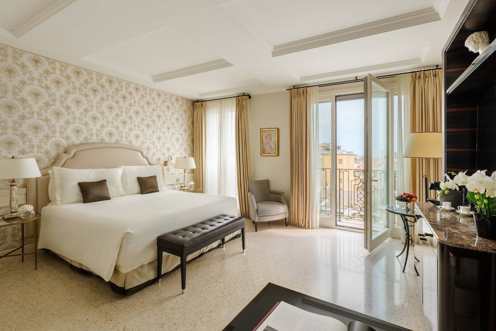 Palazzo Parigi Premium Room 客房與陽台