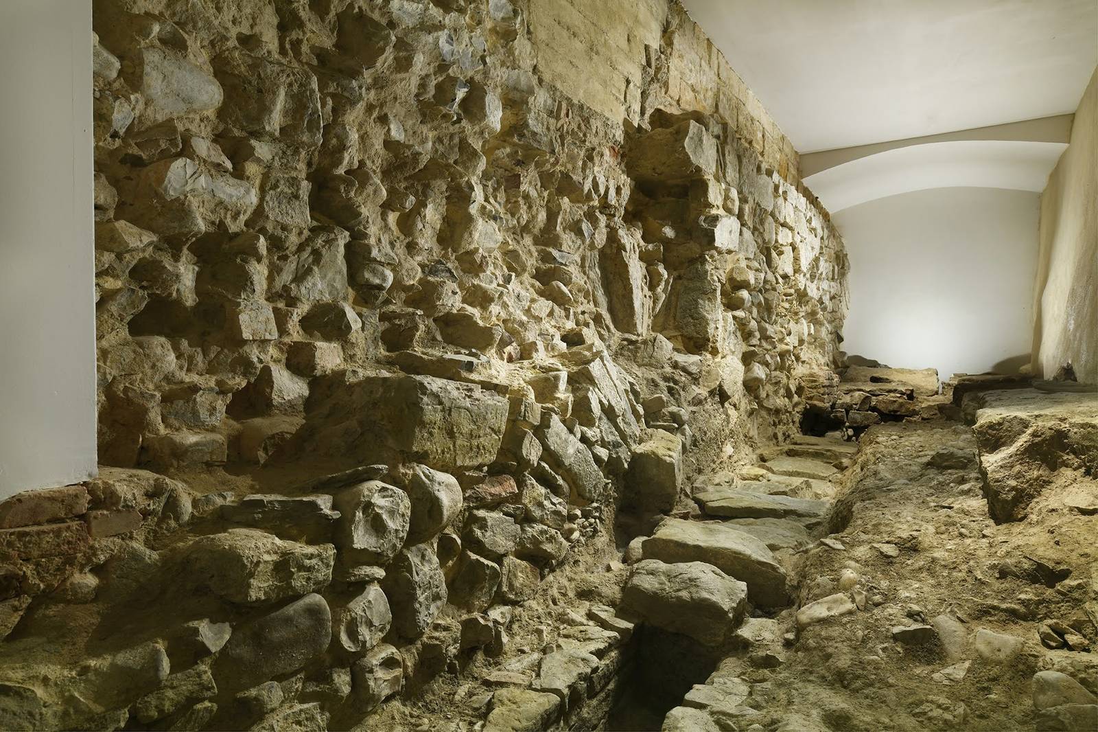 Palazzo Portinari Salviati SPA 區重現的古羅馬道路遺跡