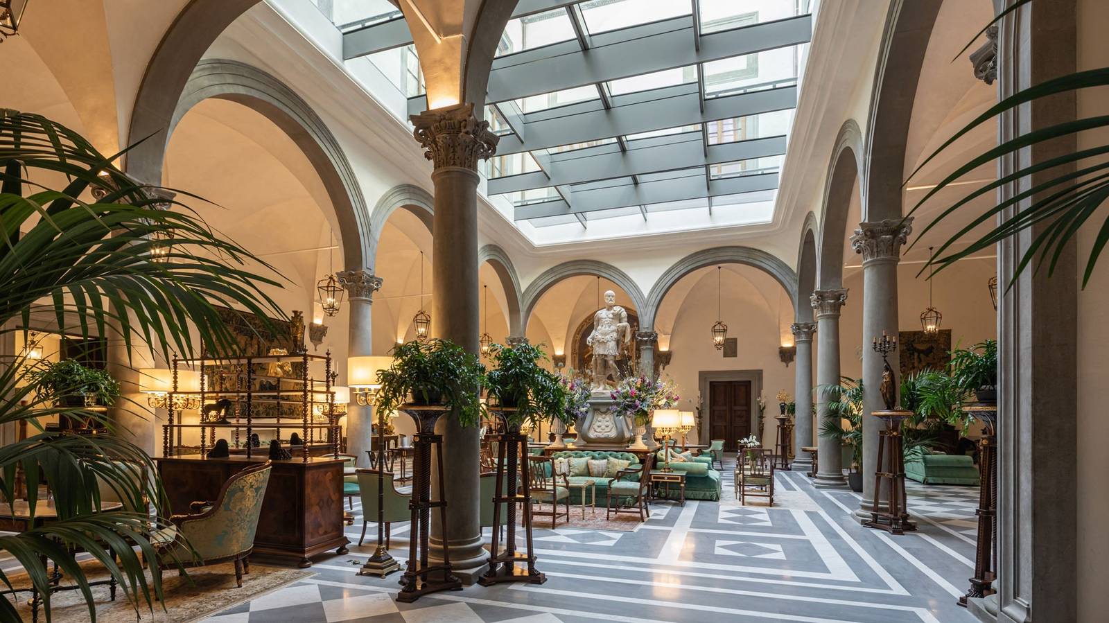 Palazzo Portinari Salviati 玻璃頂中庭與文藝復興拱廊
