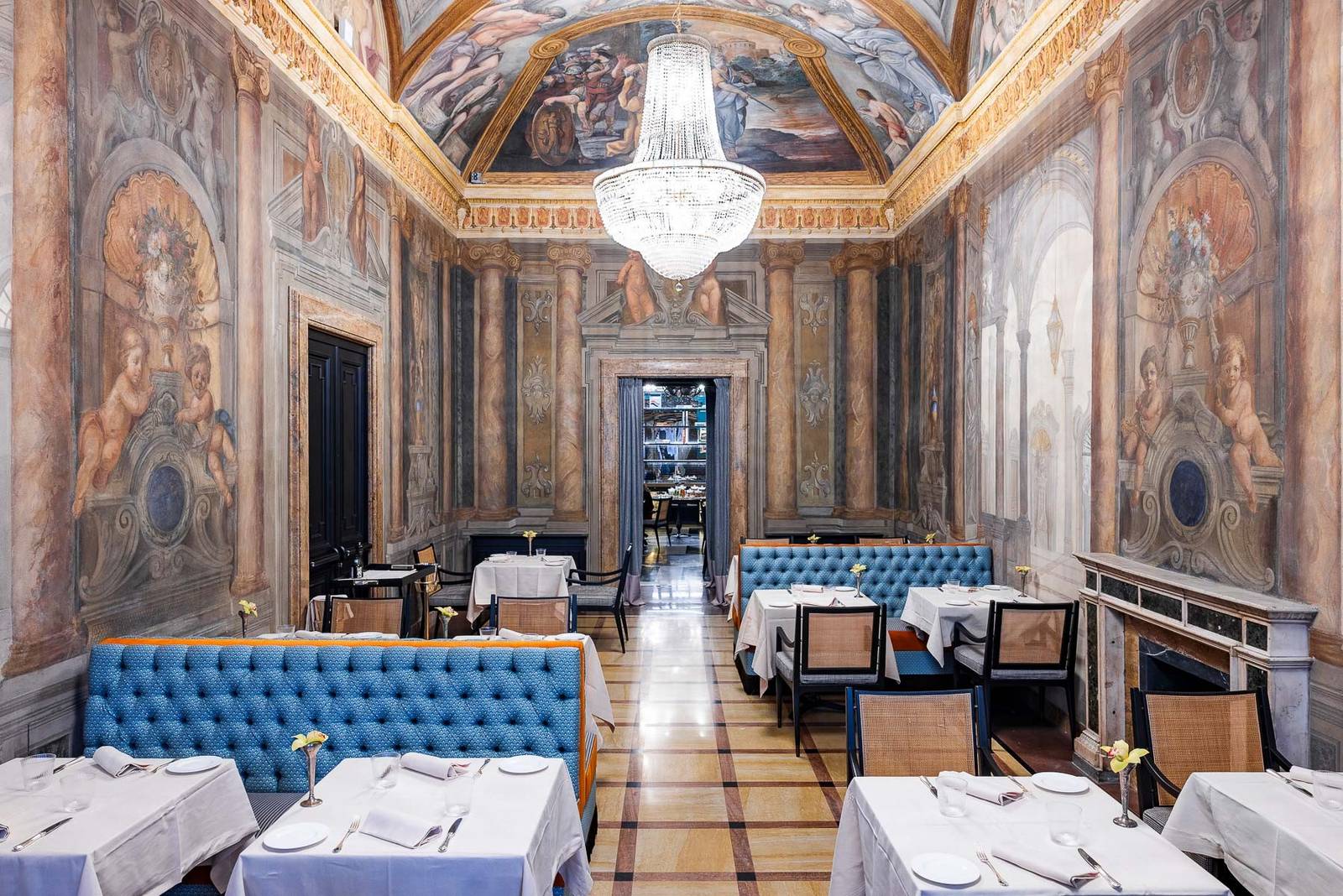 羅馬 Palazzo Roma Core 餐廳的濕壁畫牆面與天花板