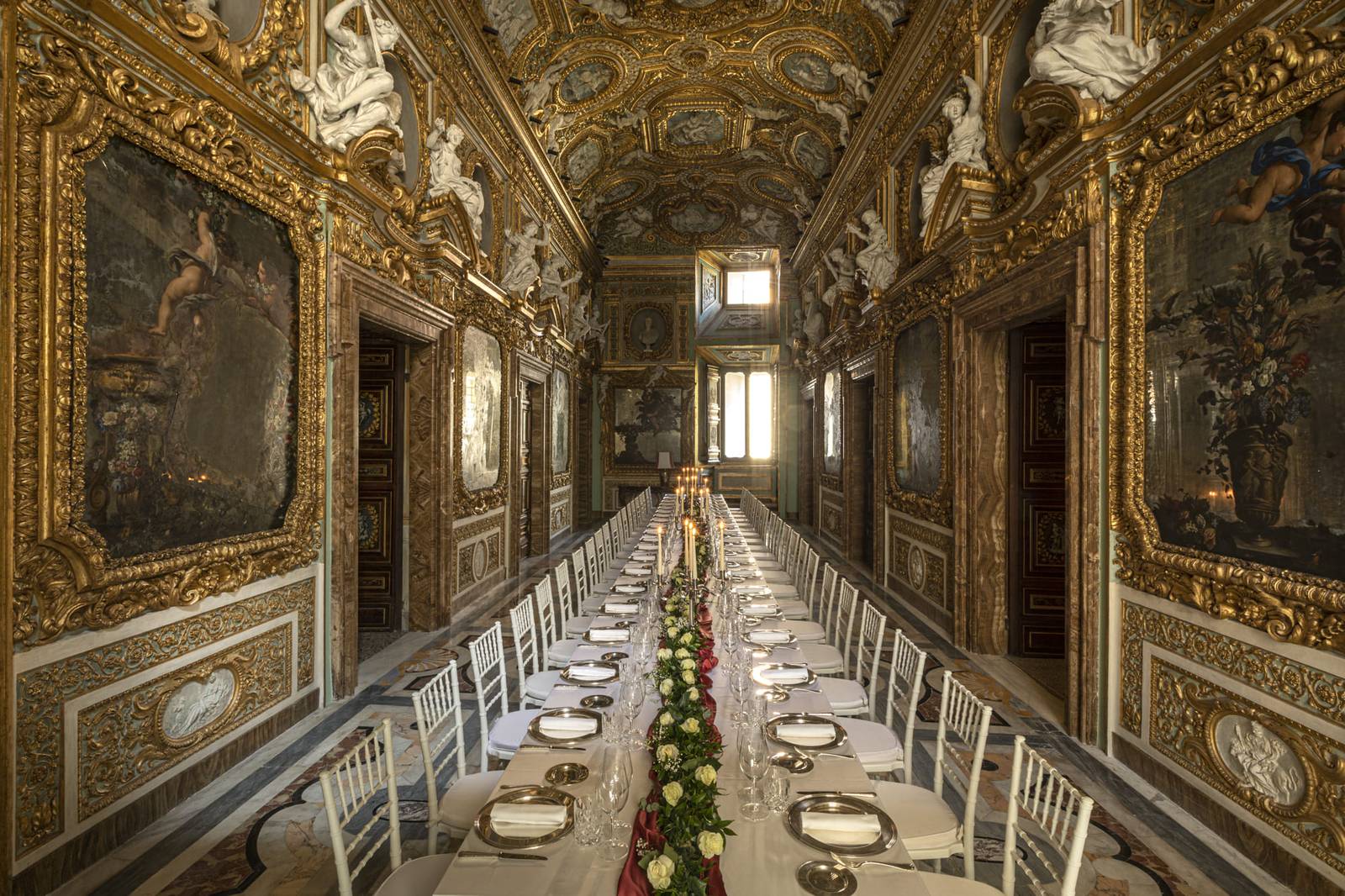 Palazzo Shedir 鏡廊裡的長桌私人晚宴