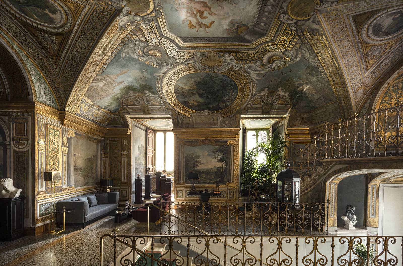 Palazzo Shedir 欄杆廳濕壁畫天花板
