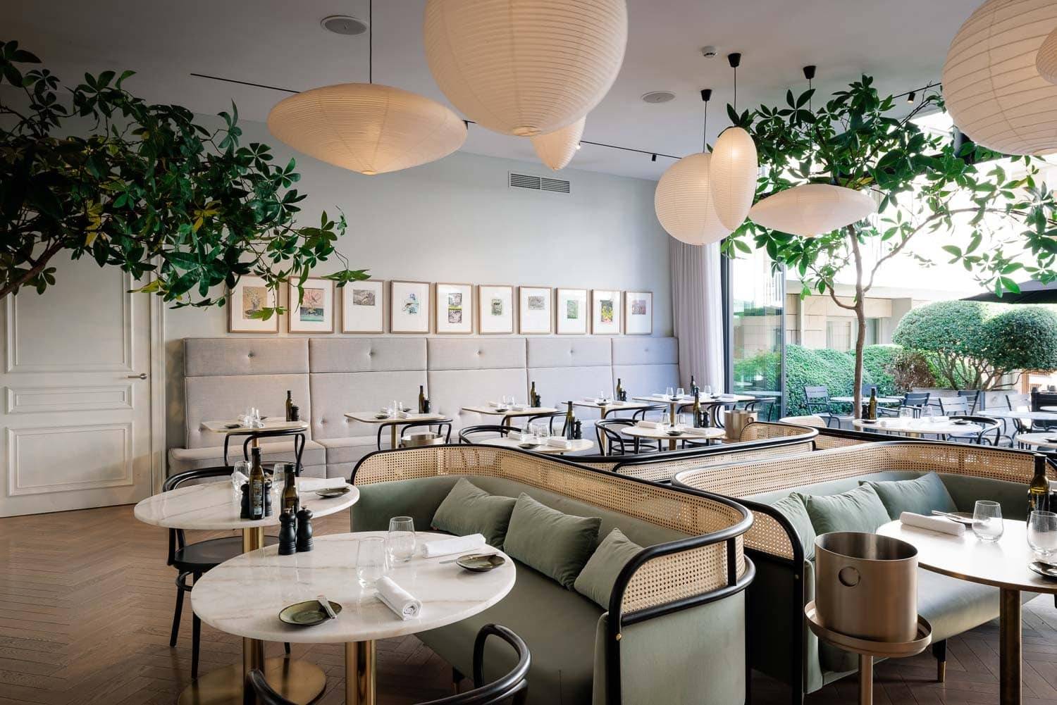 根特 Pillows Grand Boutique Hotel Reylof Olivier Le Petit Bistro 綠意裝飾的用餐區