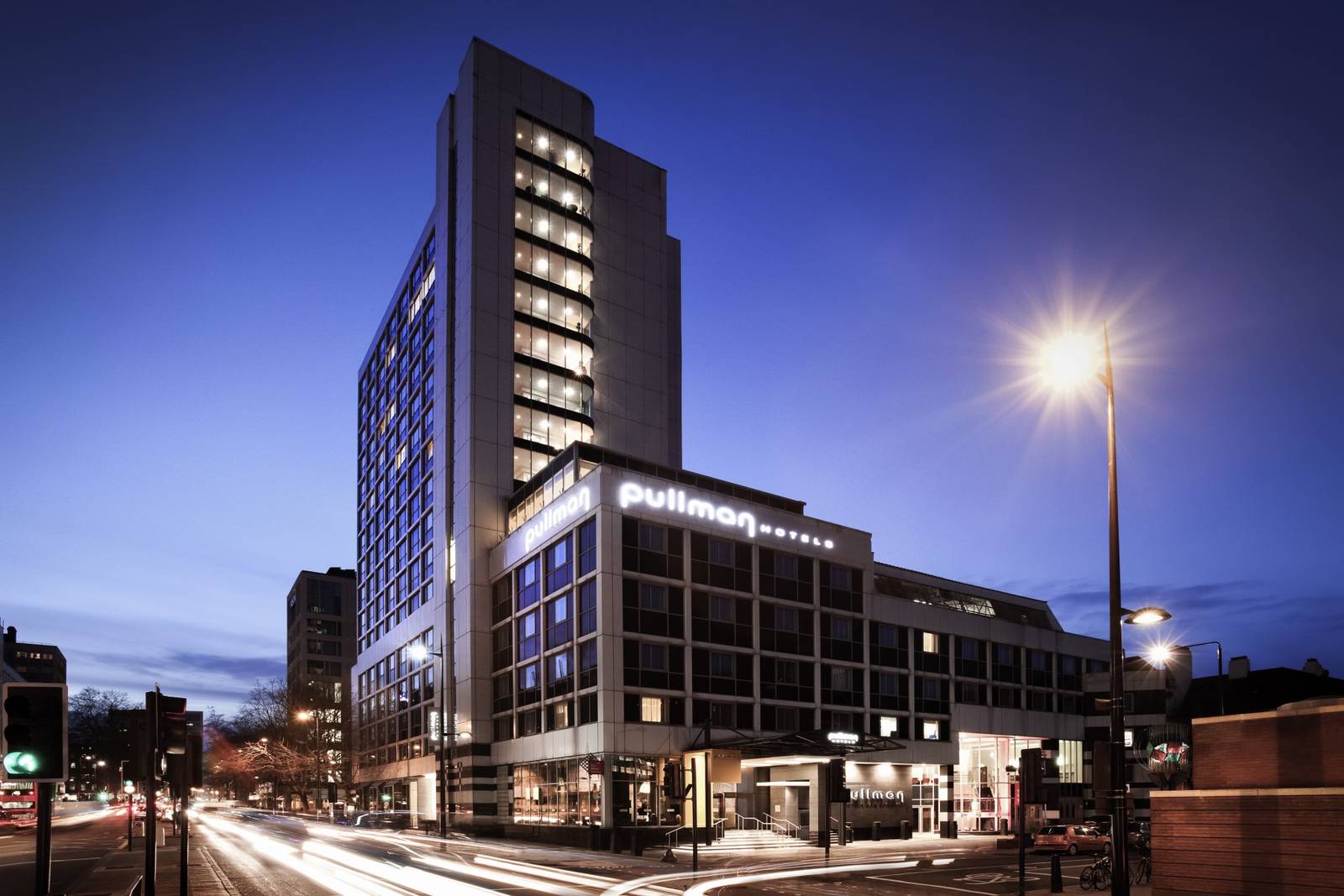 倫敦 Pullman London St Pancras 位於 Euston Road 的酒店外觀夜景