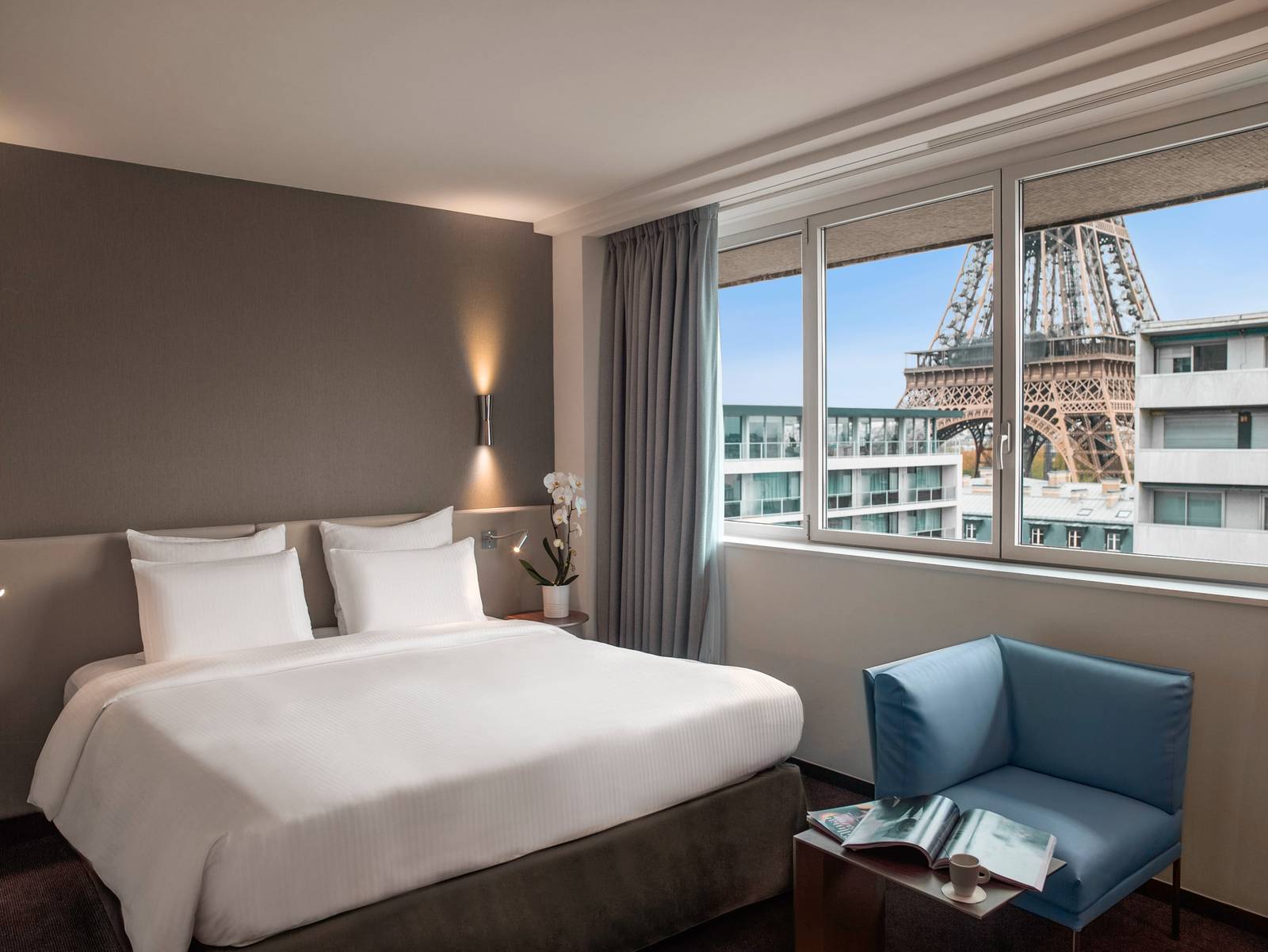 Pullman Paris Eiffel Tower 大床客房與鐵塔窗景