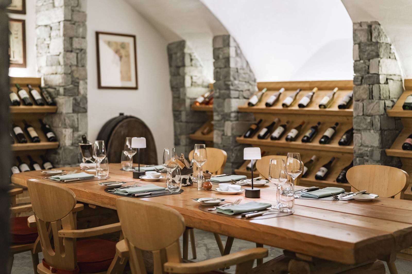 Riffelalp Resort 2'222m Vinothek 酒窖品酒室