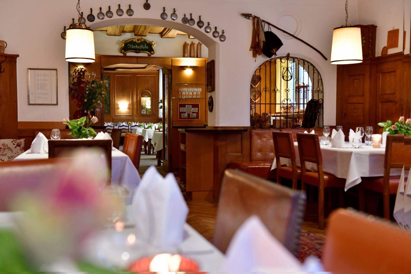 羅騰堡 Romantik Hotel Markusturm Bürgerstube 木牆板餐廳