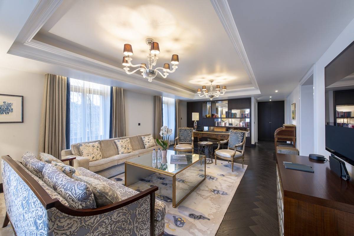 Royal Savoy Signature Royal Suite 起居室